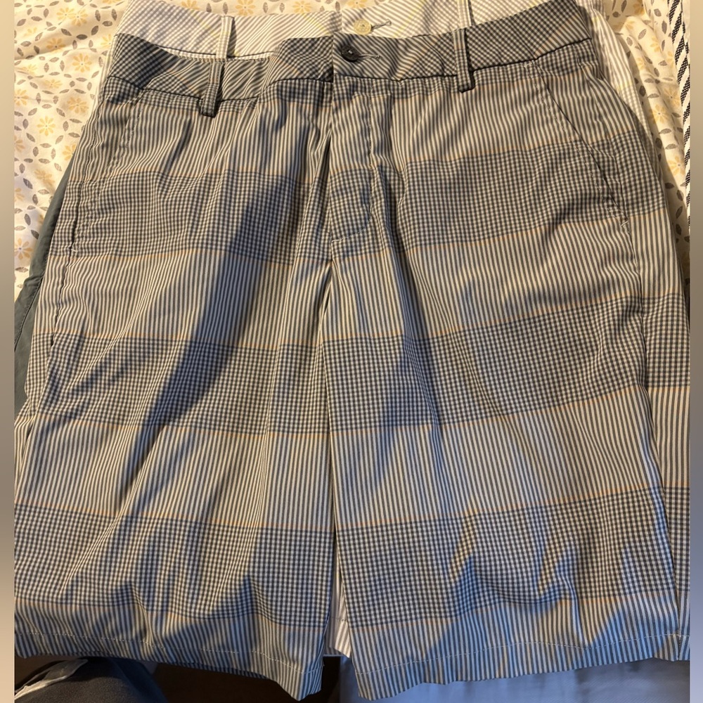Puma Golf Men's Dry Cell Polyester Blend Gray Plaid Flat Front Shorts Size 32